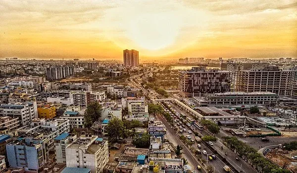 Kanakapura Road vs Whitefield Road Kanakapura Road vs Whitefield Road